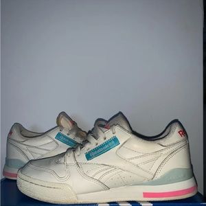 Reebok off-white & pink phase 1 pro